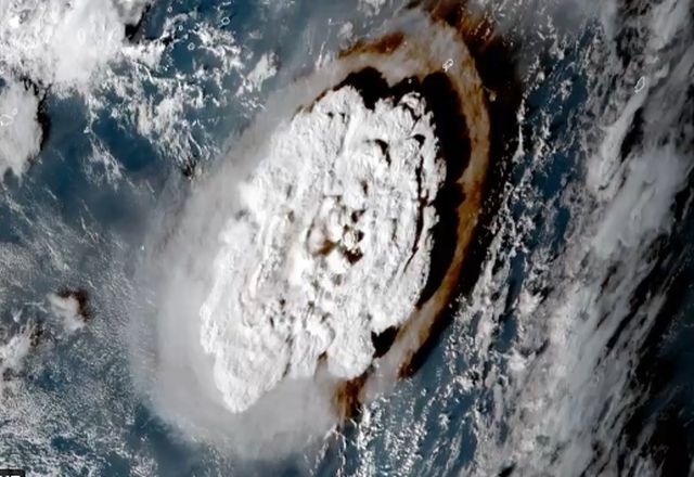 Incredible Satellite Video of Undersea Volcano Erupting near Tonga