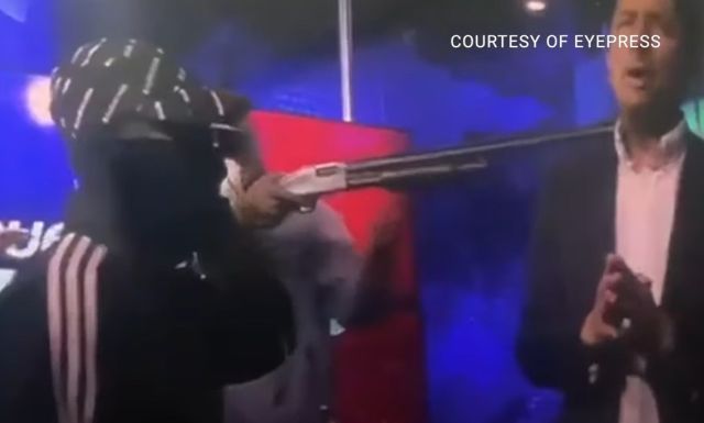 It’s all Falling Apart: Ecuador Disintegrates into Chaos (Videos 18+)